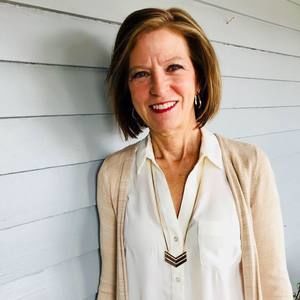 Meet your Posher, Lois